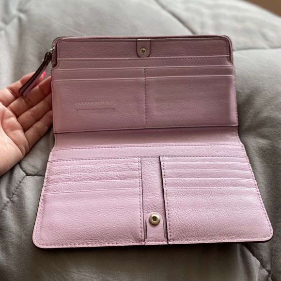 Banana Republic clutch/wallet. - Picture 2 of 4